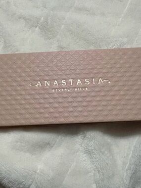 Anastasia Beverly Hills Blush Quilted Cosmetic Palette with Gold Logo
